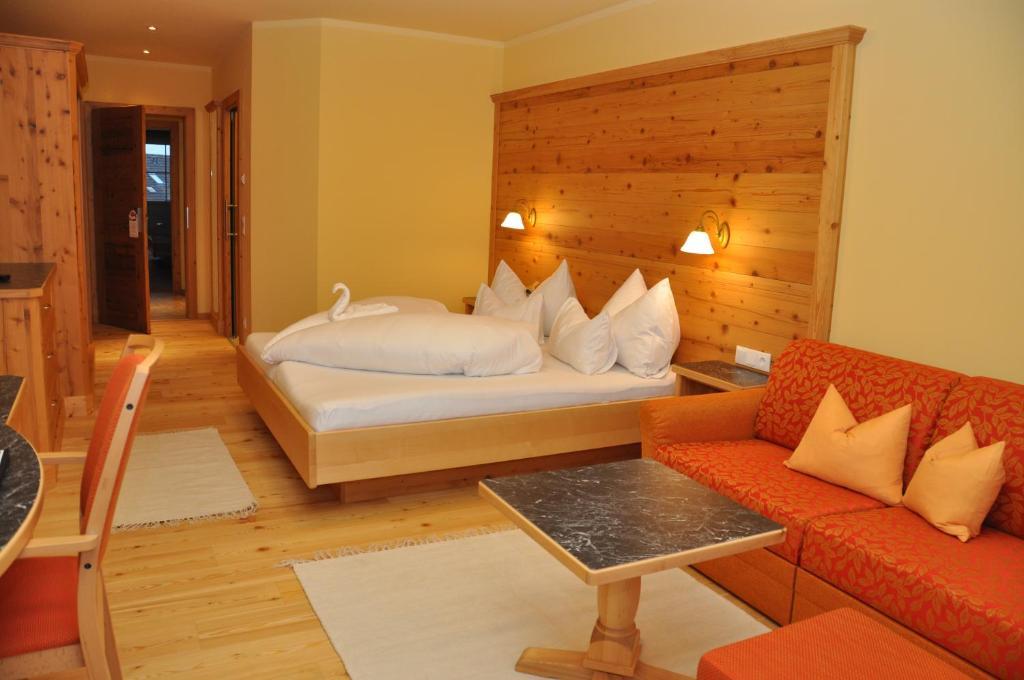 Grizzly Sport & Motorrad Resort Sankt Margarethen im Lungau Room photo